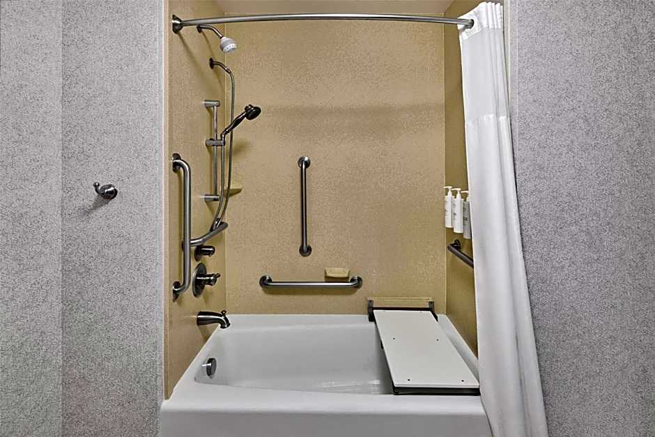 Hampton Inn By Hilton Vernon