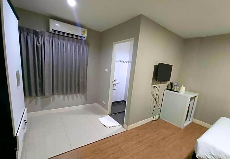 Tim Place - BTS Phra Khanong