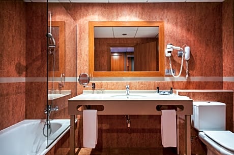 DOUBLE FOR SINGLE USE (1 ADULT)