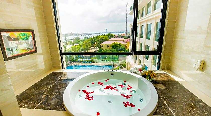 Muong Thanh Holiday Quang Binh Hotel