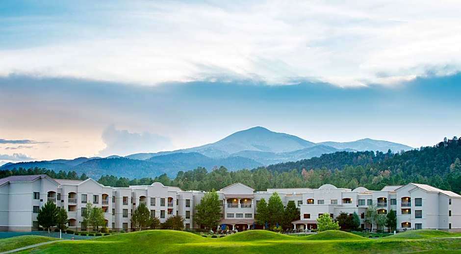 MCM Elegante Lodge & Resorts