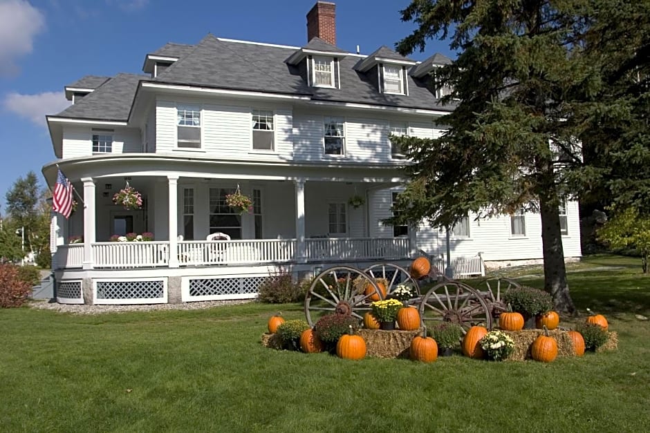 Omni Bretton Arms Inn at Mount Washington Resort