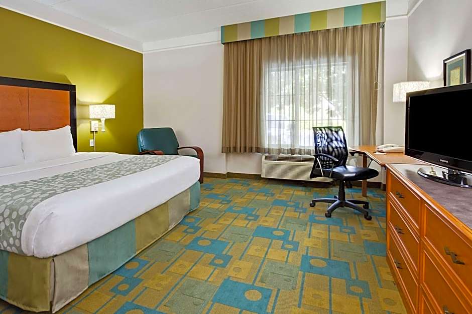 La Quinta Inn & Suites by Wyndham Fort Lauderdale Airport