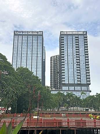 Wyndham Grand Yangon Royal Lake Hotel