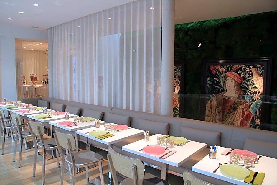 Le Cesar Hotel