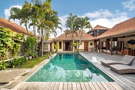 Gorgeous 4 BR Villa in Canggu