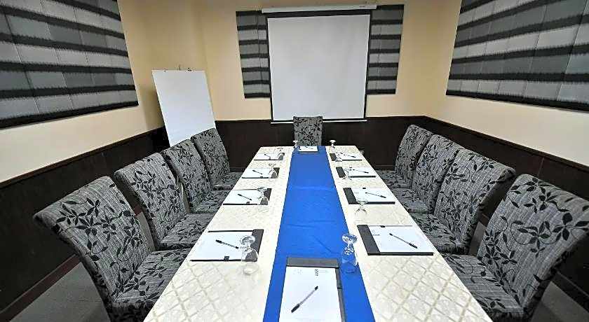 Paseo Premiere Hotel