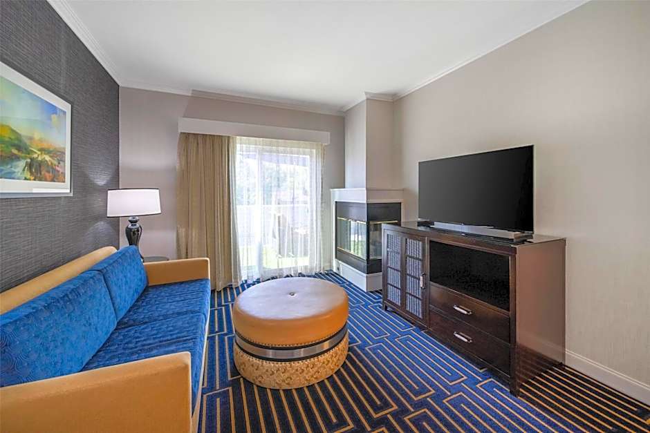 Best Western Plus Palm Court Hotel