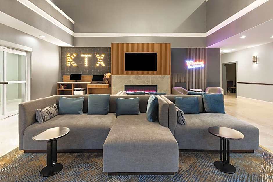 La Quinta Inn & Suites by Wyndham Brookshire