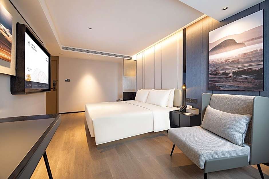 Atour Hotel Dalian Donggang Business District Gangwan Plaza