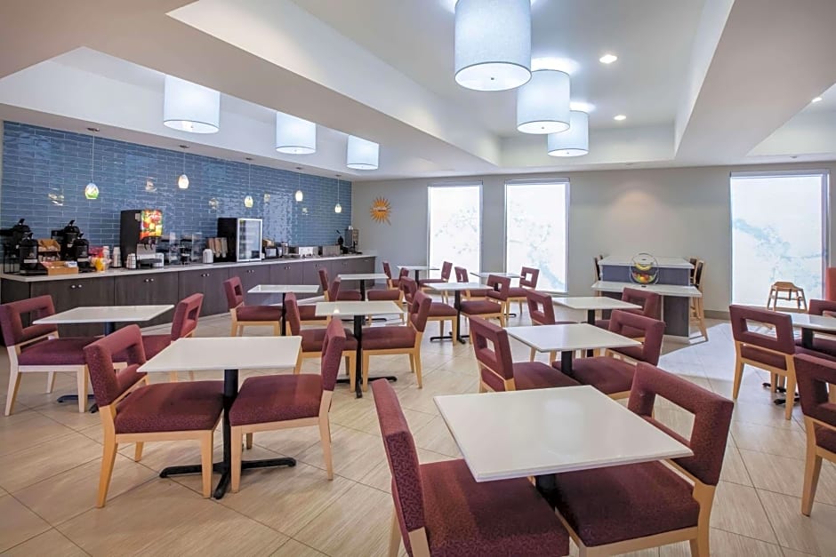 La Quinta Inn & Suites by Wyndham Odessa North