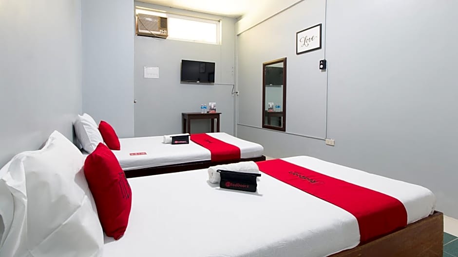 RedDoorz at Teofila Lodge