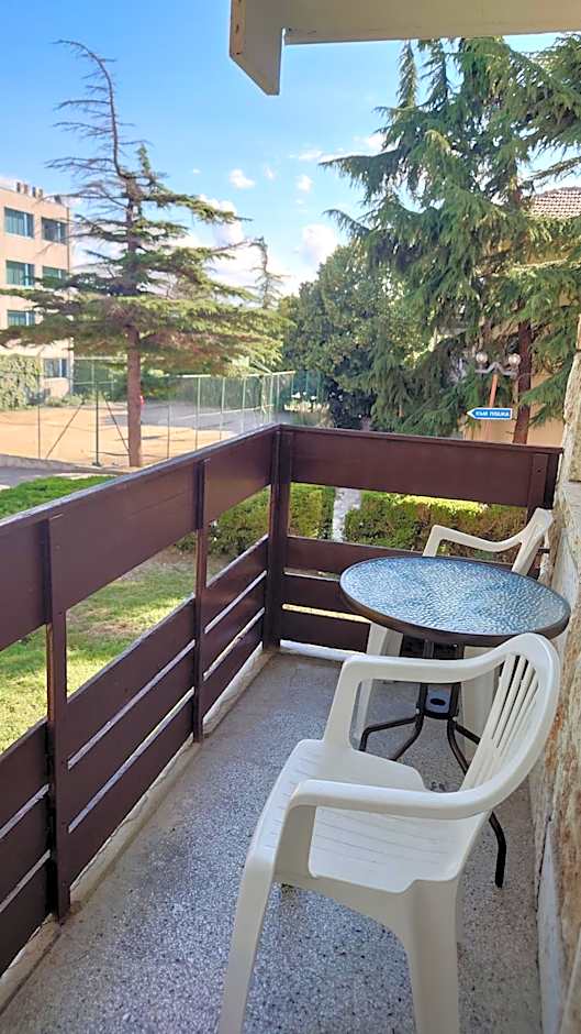 Ahilea Hotel - Free Pool Access