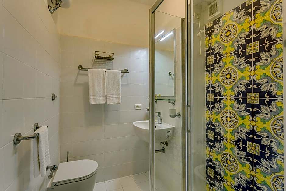 Hotel Torre Dei Borboni