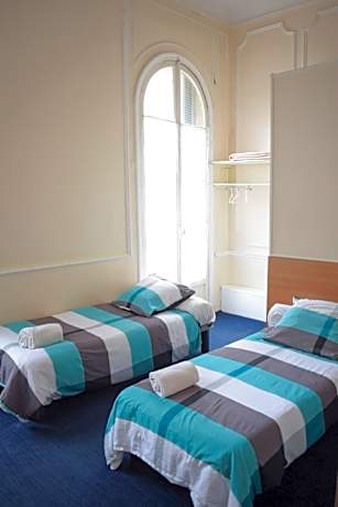 Triple Room with 3 Single Beds