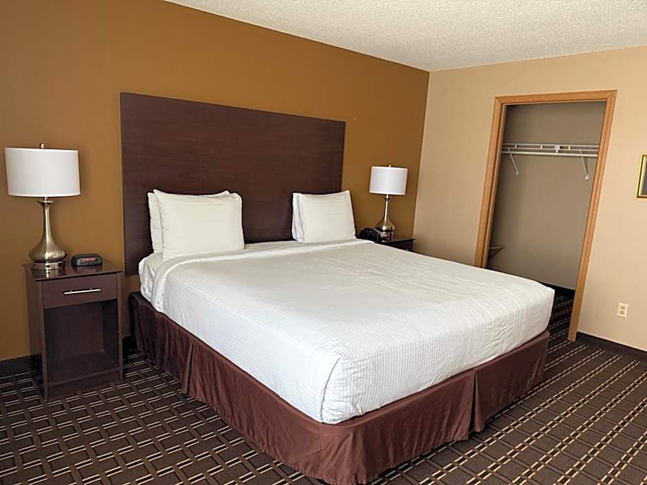 Photo 1 of 9 of 1 King Bed with Sofabed Suite, Balcony