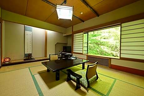 Deluxe Japanese-Style Room