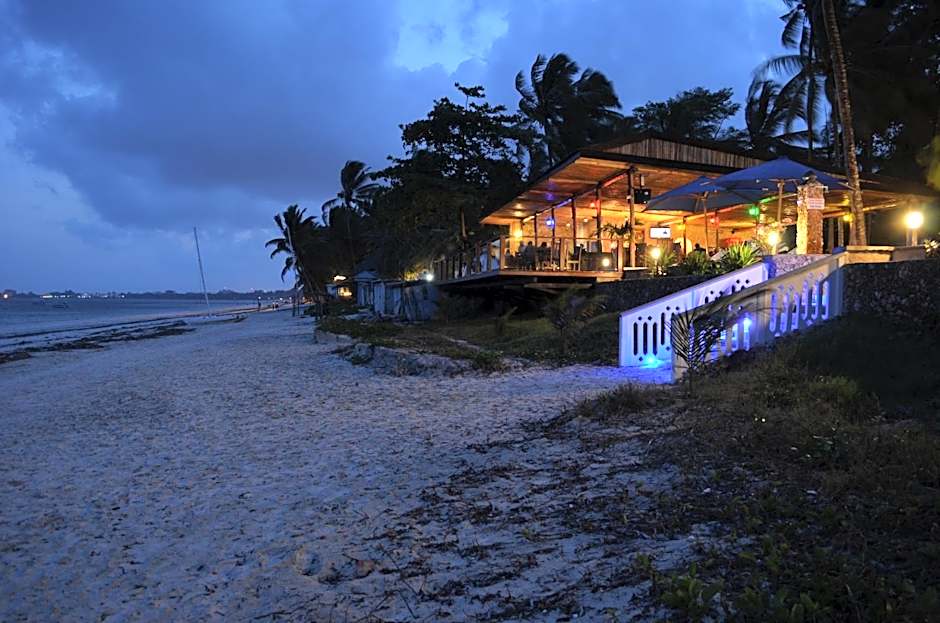 Travellers Beach Hotel & SPA