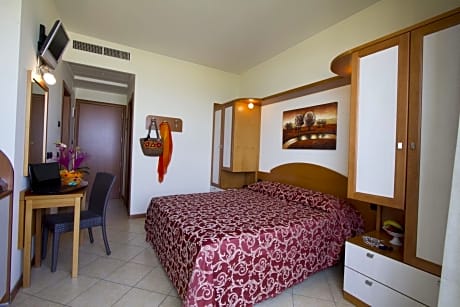 Double or Twin Room with Side Sea View