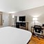 Quality Inn Fayetteville Near Historic Downtown Square
