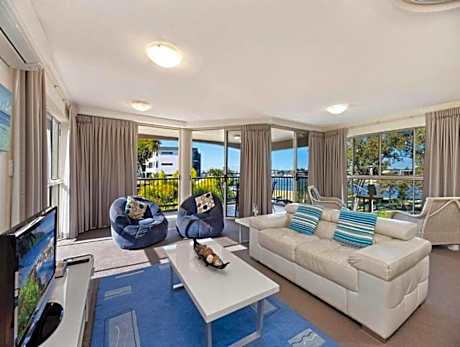 RIVA - 2 Bed 2 Bath Superior Apartment