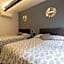 3Ph Amazing 2Bdrm 2bath private terrace fits 10