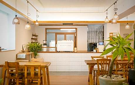 Brown-Dot Hotel Choeup