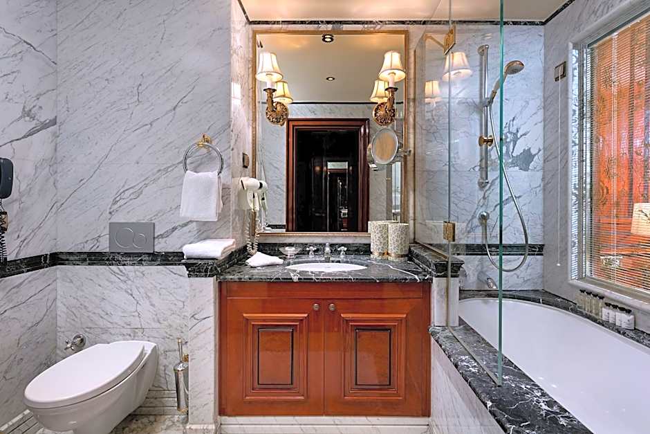 Titanic Mardan Palace