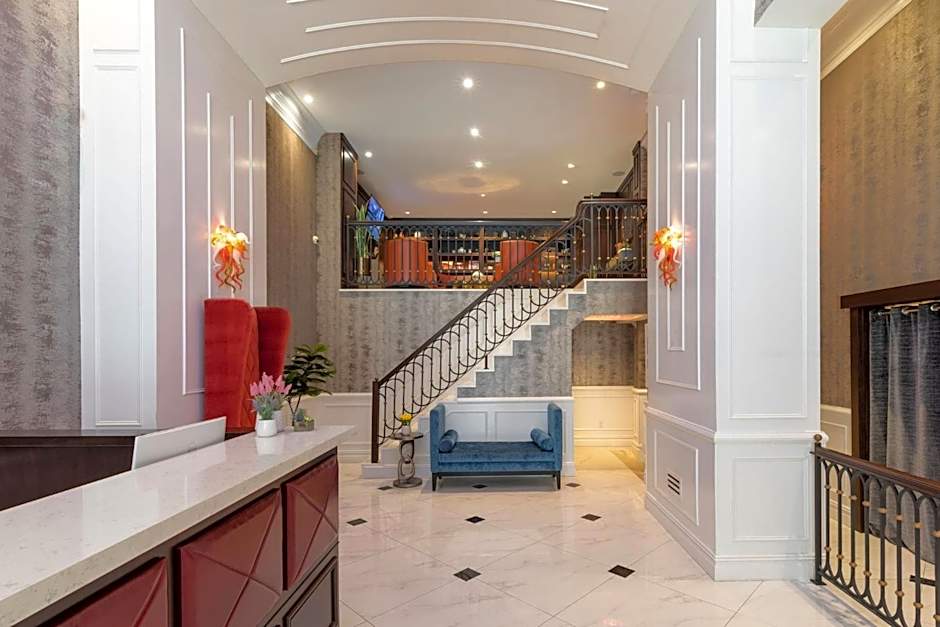 Broadway Plaza Hotel