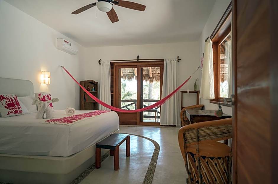Casa Iguana Holbox - Beachfront Hotel
