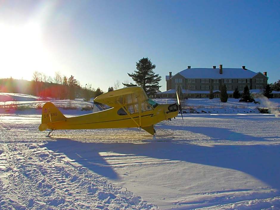 Auberge du Lac-à-l'Eau-Claire