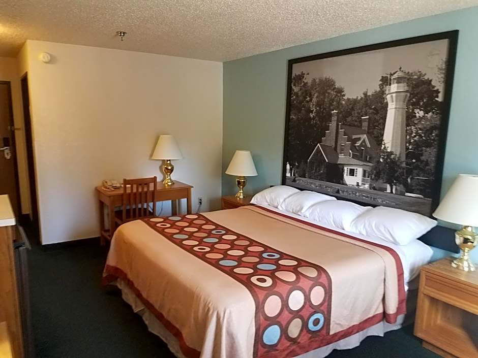 Super 8 by Wyndham Houghton Lake