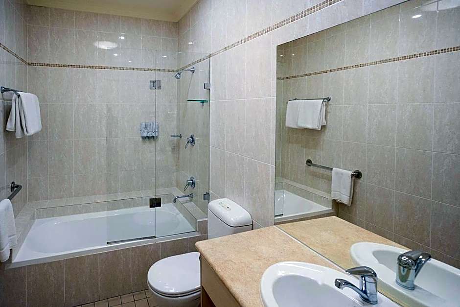 Hawkesbury Race Club Motel