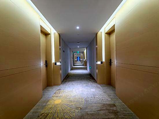 Ningbo Bochen Man Yue Hotel