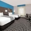 La Quinta Inn & Suites by Wyndham Sulphur Springs