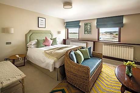 Family Room with Sea View