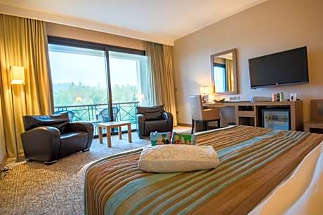 Korineum Golf & Beach Resort - Alojamientos en KYRENIA