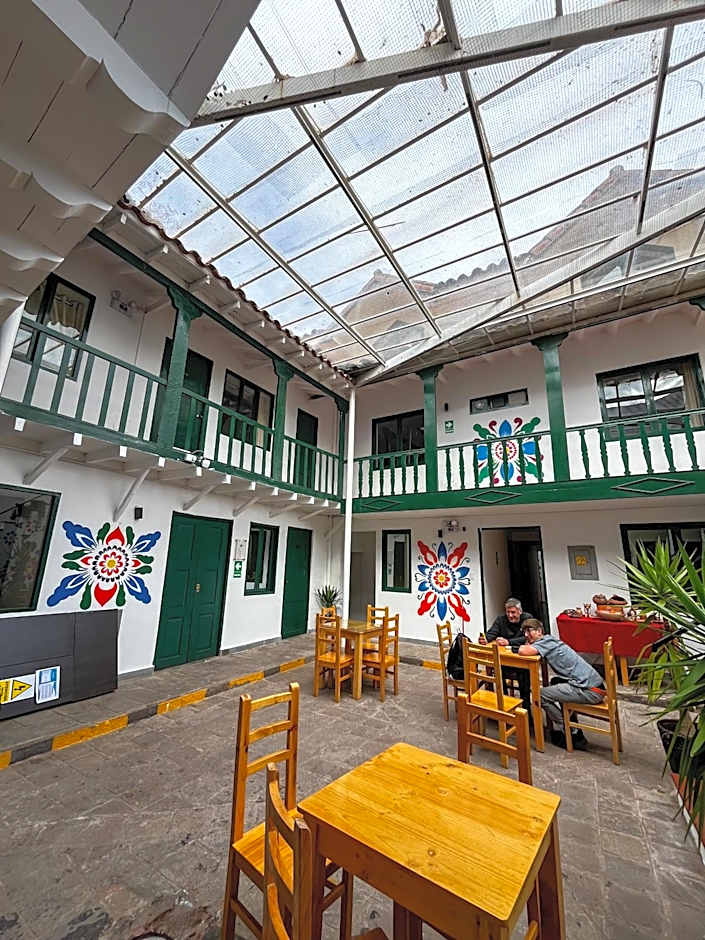 Cusco Plaza Nazarenas