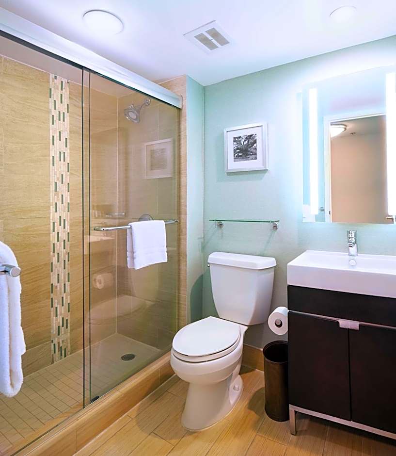 DoubleTree by Hilton Jacksonville Riverfront