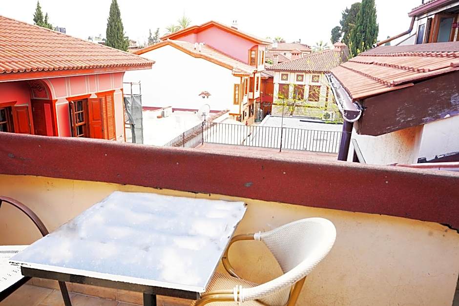 Cicerone Lodge Hotel