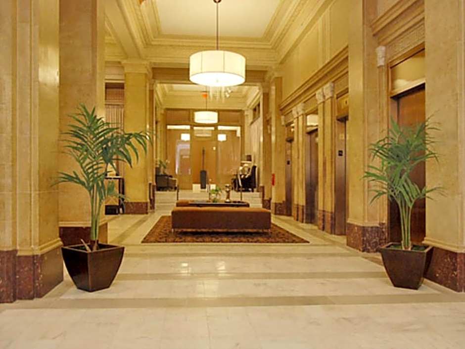 Global Luxury Suites at The White House
