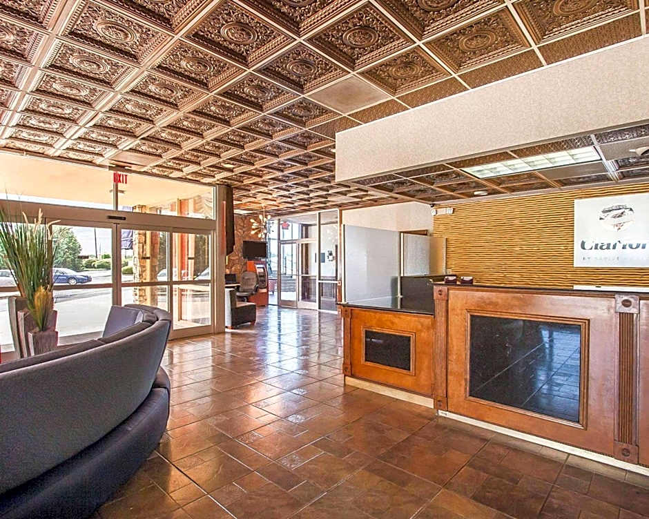 Clarion Inn & Suites University Center – Auburn, AL