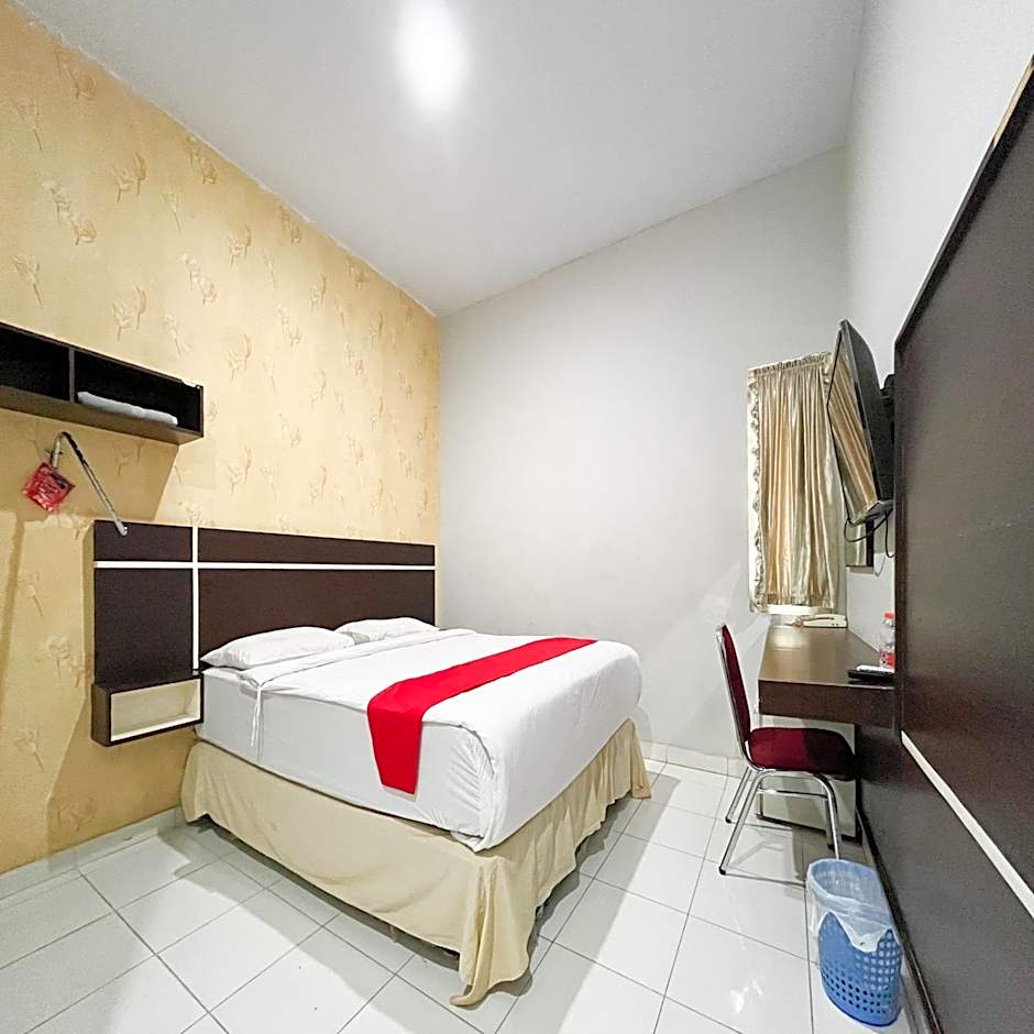 RedDoorz at Lucky Inn Panakukkang Makassar