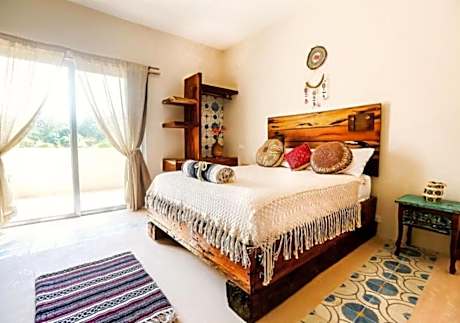 Premium Queen with Balcony