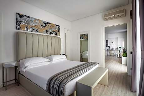 Luxury Suite with Spa Bath with Spa Access