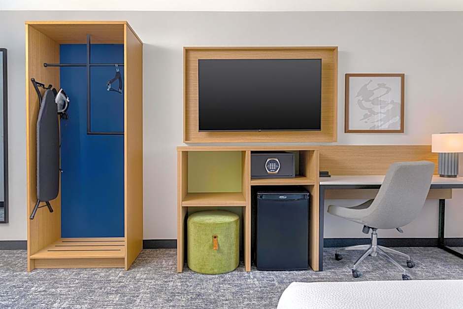 Spark by Hilton Montreal Brossard