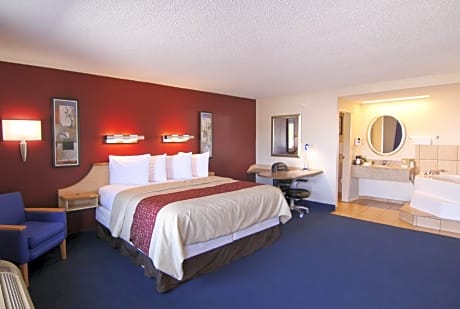 Two Room Suite with One King Bed with Spa Bath Non-Smoking