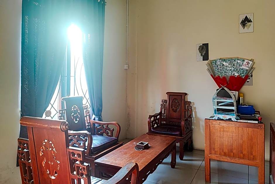 RedDoorz Syariah near Universitas Jambi Telanaipura