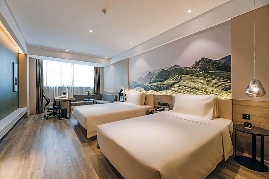 Atour Hotel (Yiwu International Trade City)