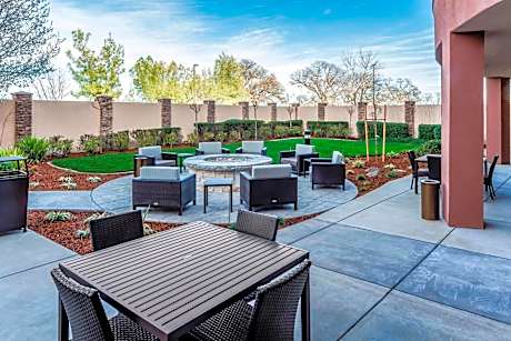 Courtyard by Marriott Roseville Galleria Mall/Creekside Ridge Drive